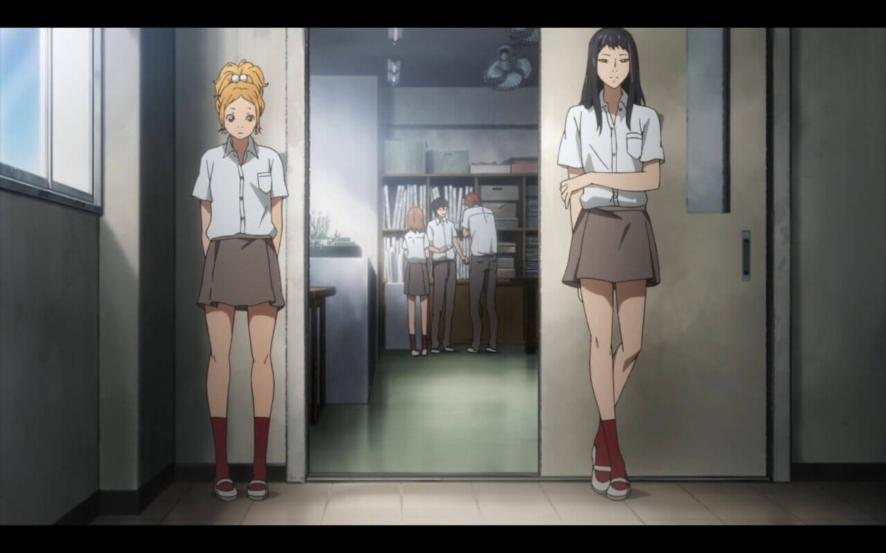 Orange Episode 7 Review Kakeru, Suwa, and Naho talk together inside a classroom while Azu and Taka stand outside.