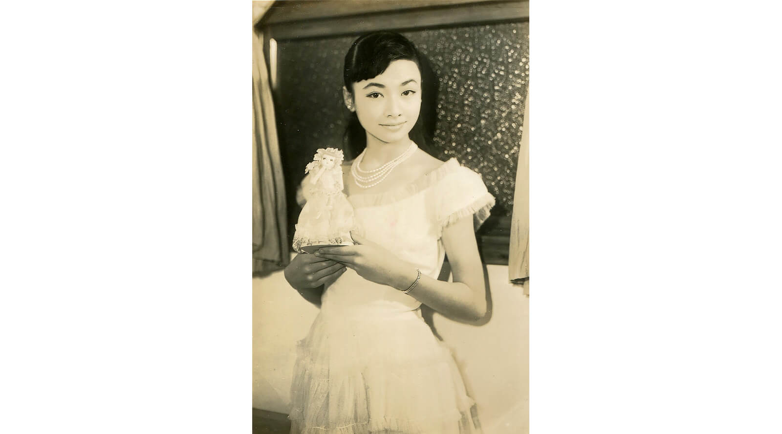 Portrait of the singer Izumi Yukimura (1950s)