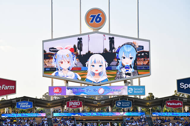 Los Angeles, California - July 5: Milwaukee Brewers vs Los Angeles Dodgers at Dodger Stadium on Friday, July 5, 2024 in Los Angeles, California. (Gary A. Vasquez/Los Angeles Dodgers)Hoshimachi Suisei, Usada Pekora, and Gawr Gura appeared on a large screen and announced the start of the game.